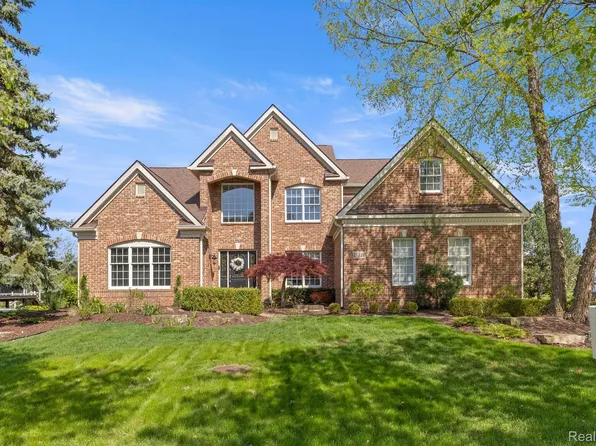 15428 Bay Hill Dr, Northville, MI 48168