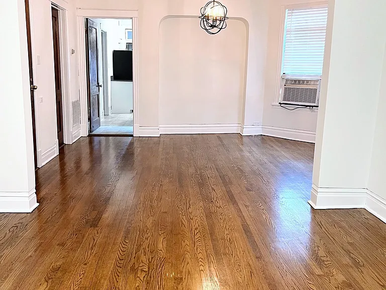 2533 N Springfield Ave #2 — Photo 4
