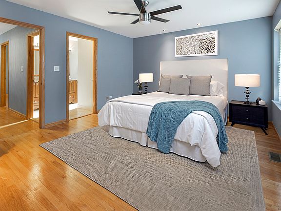 4th image of 4759 S Langley Ave