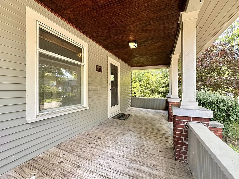 217 Gardenia Ave — Photo 3