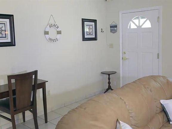 4th image of 813 NW 12th Ave