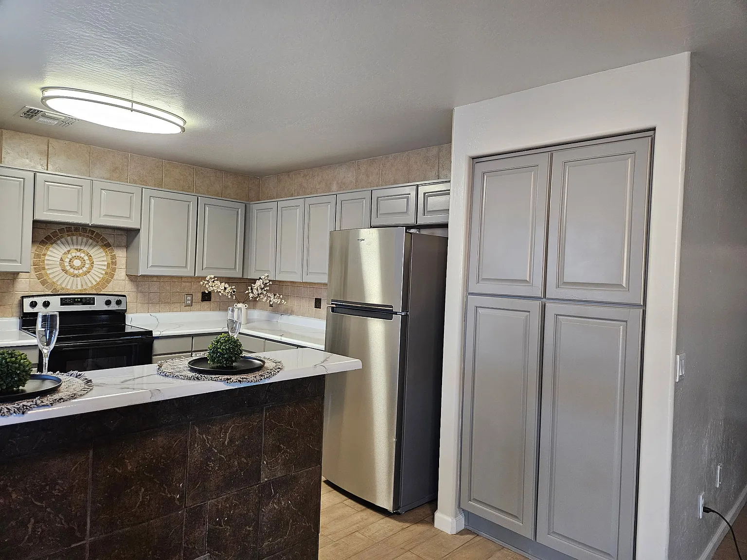 4 bed, 1832 sqft, $2,250 — Photo 2