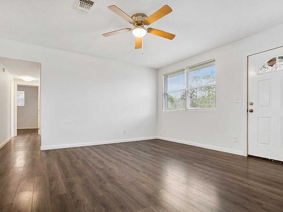5th image of 351 Woodside Dr