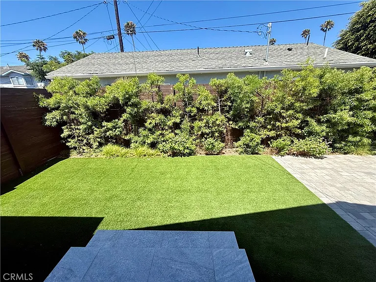 517 Blossom Ln — Photo 23