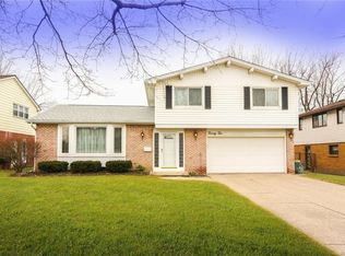 22 Hampton Ct, Williamsville, NY 14221
