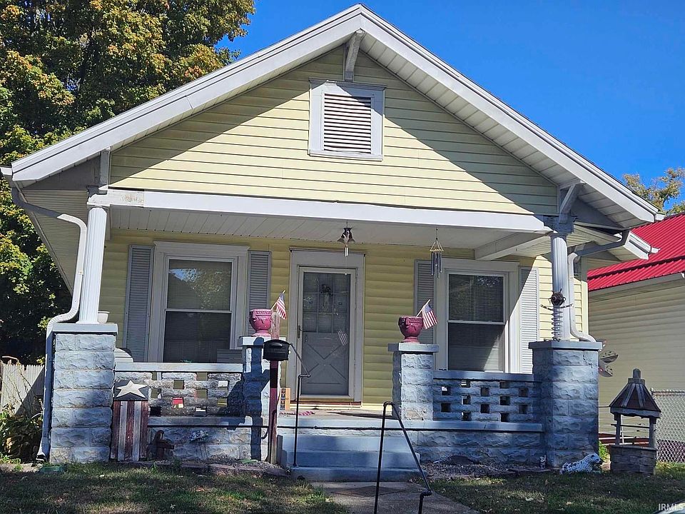 2nd image of 622 W Van Trees St