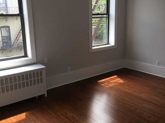 4th image of 3015 33rd St APT 3D
