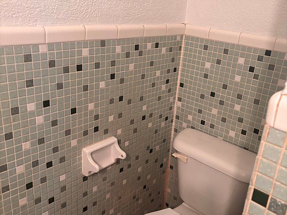 5th image of 1314 Vine St APT B