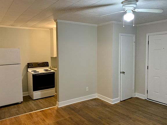 4th image of 1401 Downs Ave #B