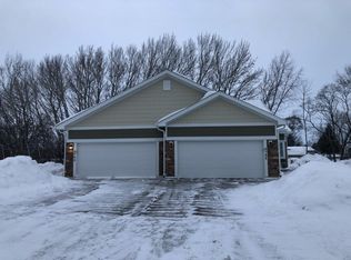 8778 11th St, Kenosha, WI 53144