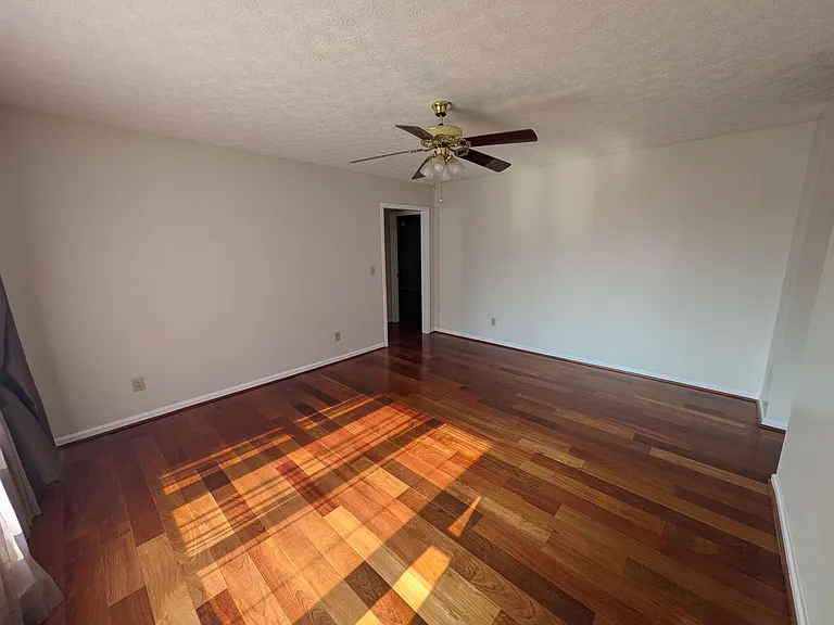 6008 Yeaton Glen Dr — Photo 10