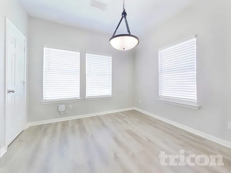 5008 Asia Ln — Photo 4