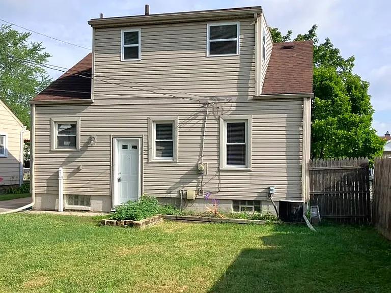 8072 Superior Ave — Photo 4