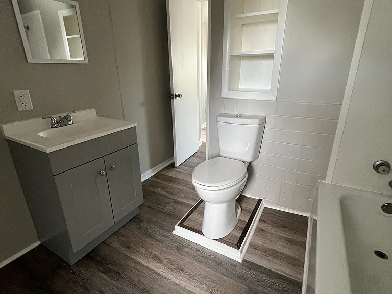 19-23 Breckenridge St #21-1/2 — Photo 6