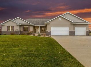 5321 Michael Dr NE, Cedar Rapids, IA 52411