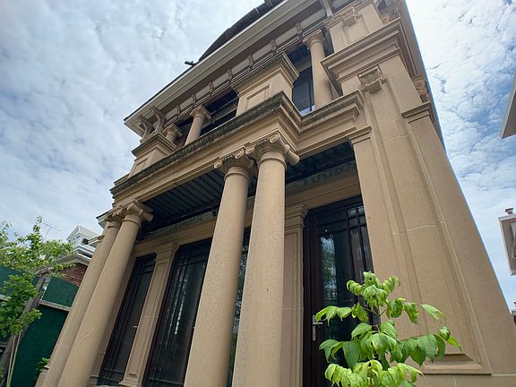 3rd image of 736 Avenue W