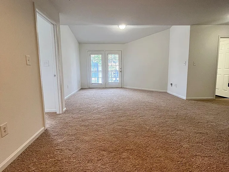Wesley St. Claire Apartments at Lawrenceville — Photo 175