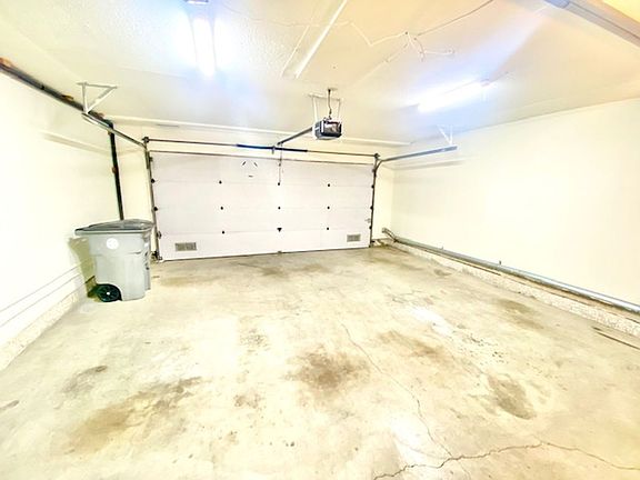 4th image of 7449 Oxford Cir