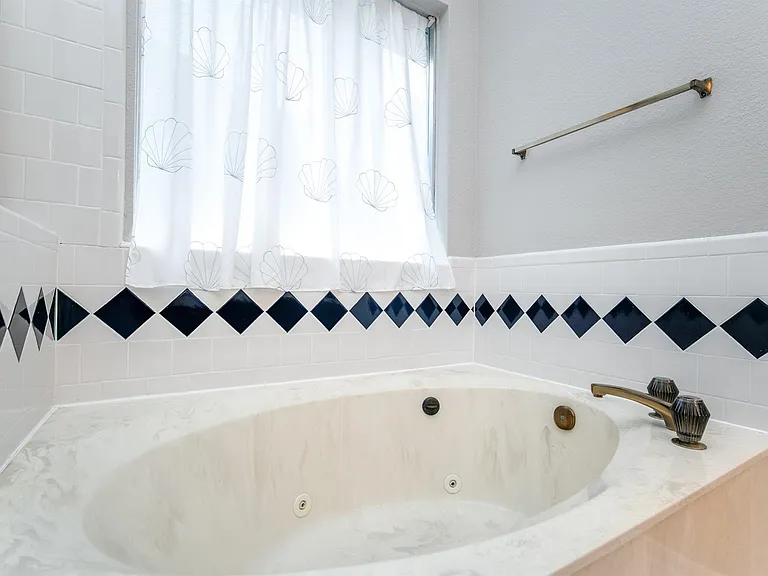 2710 Double Lake Dr — Photo 35