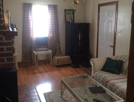 4th image of 6221 Ellis Ave