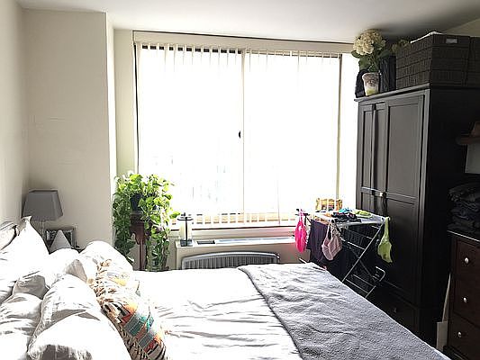 4th image of 236 E 47th St APT 14F