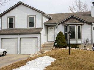 12434 S Parker Ter, Olathe, KS 66061