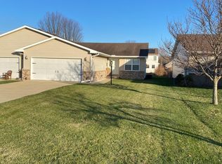 704A Phlox Dr, Savoy, IL