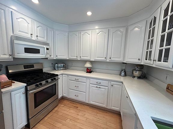 3rd image of 15 Prentiss Way