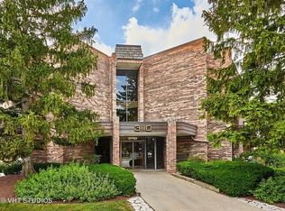 3110 Pheasant Creek Dr APT 116, Northbrook, IL 60062