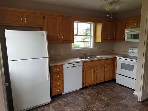 5th image of 253 Amber Way