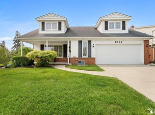 1847 Edsel St, Trenton, MI 48183