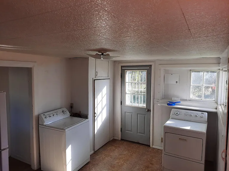 319 Goodell Ave — Photo 5