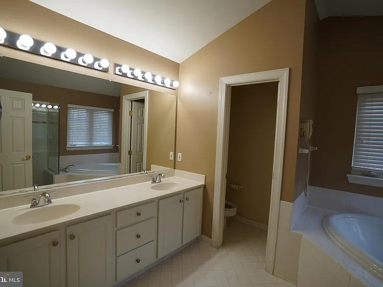 60 Calabash Ct — Photo 13