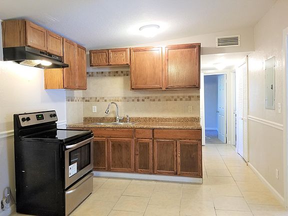 4th image of 4132 Lockhart Dr