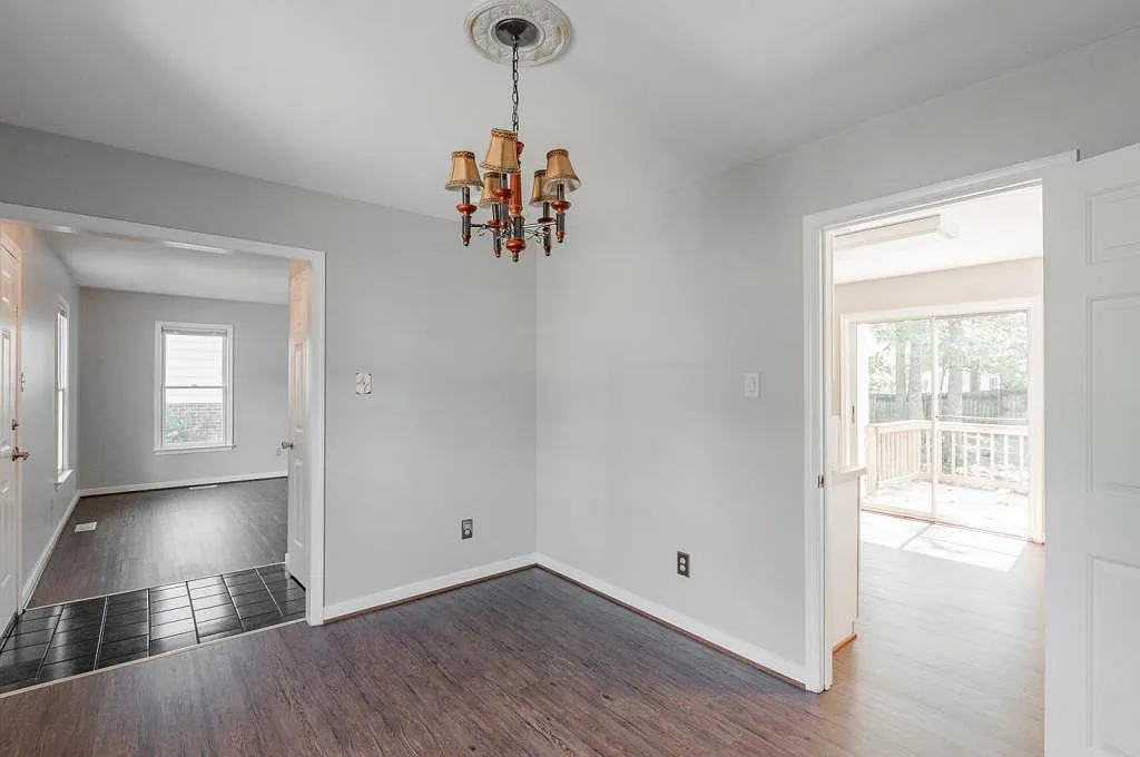 8915 Castle Point Drive — Photo 4
