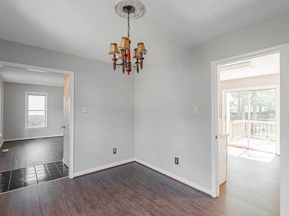 4th image of 8915 Castle Point Dr