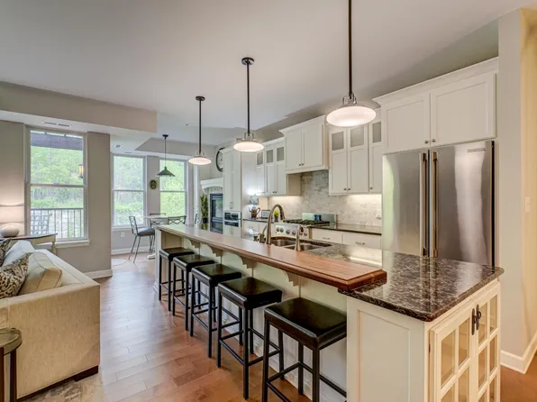 640 Main St N APT 35, Stillwater, MN 55082