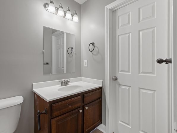 lexington-kentucky-446956486 picture