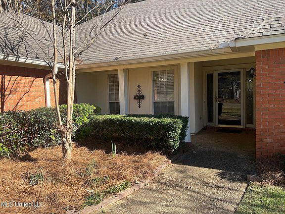 5th image of 177 Woodland Dr