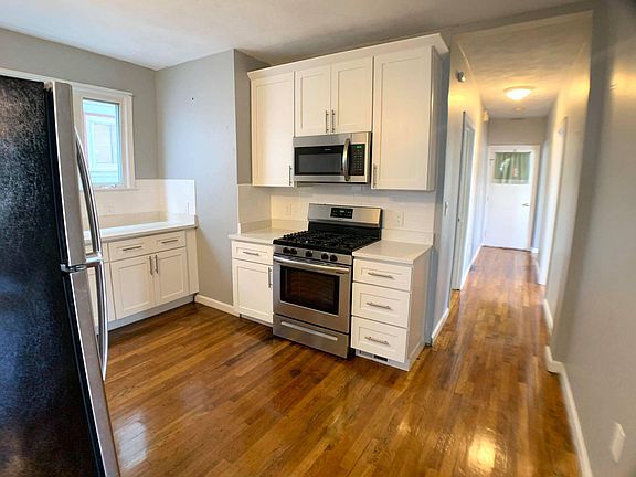 3rd image of 76 Winchester St #1