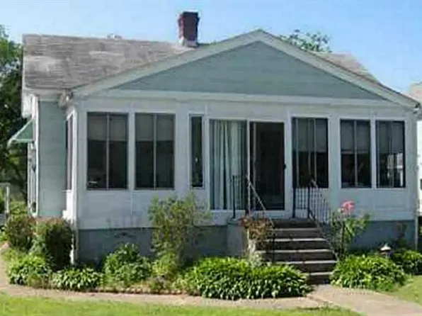 104 Messick Rd, Poquoson, VA 23662