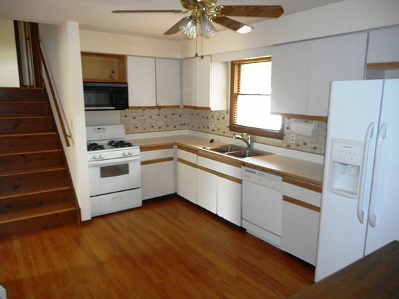4th image of 14785 Park Ln