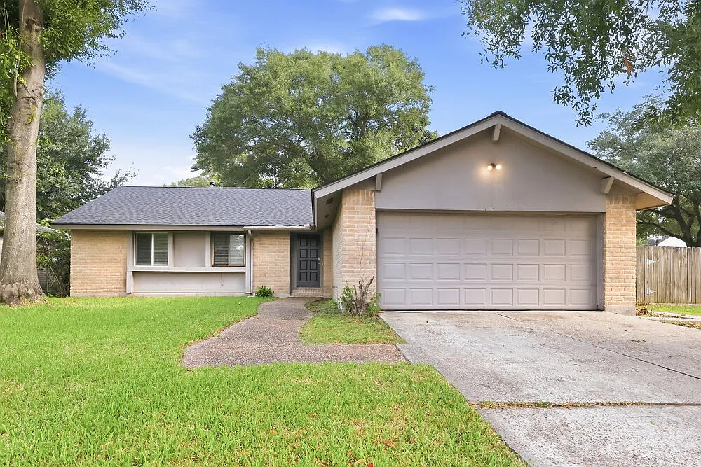 3 bed, 2.0 bath, 1488 sqft, $1,795 — Photo 1