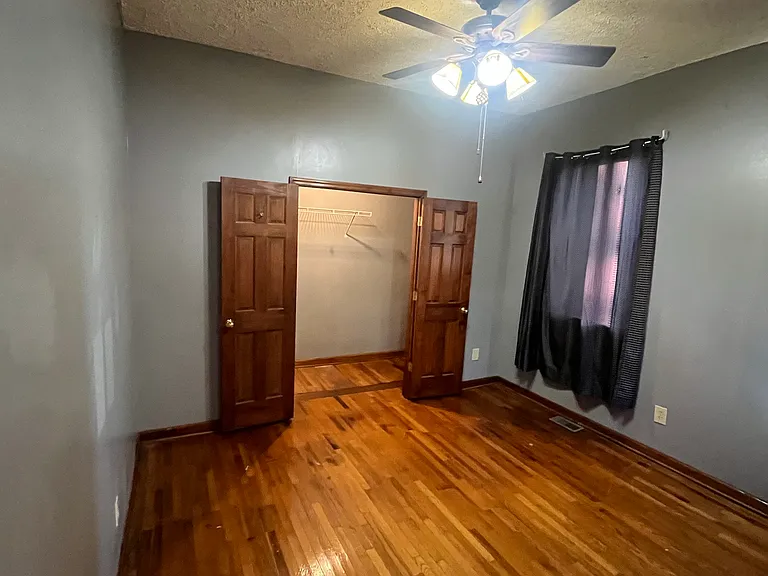 311 W Jefferson St — Photo 13