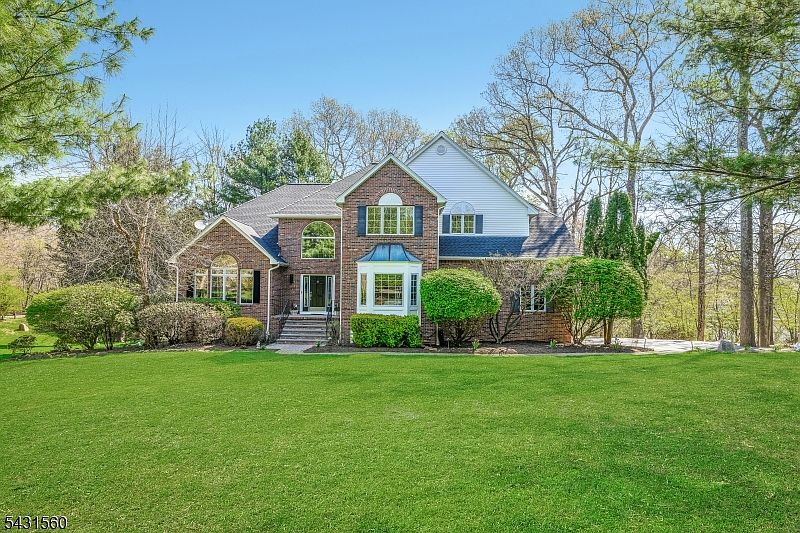 1st image of 1 Bell Ct