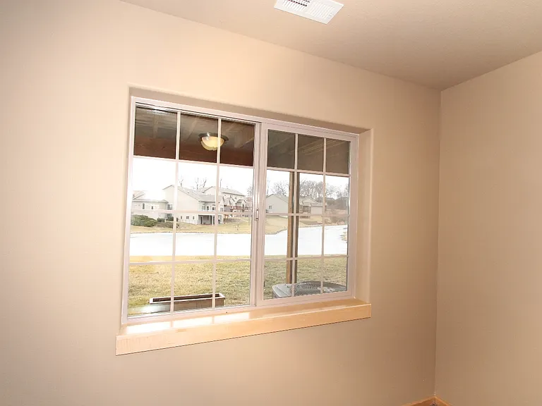 233 Woodfield Ct — Photo 14