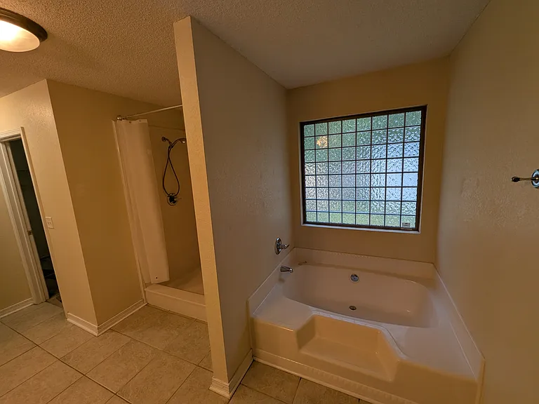 3229 Harrison St — Photo 8
