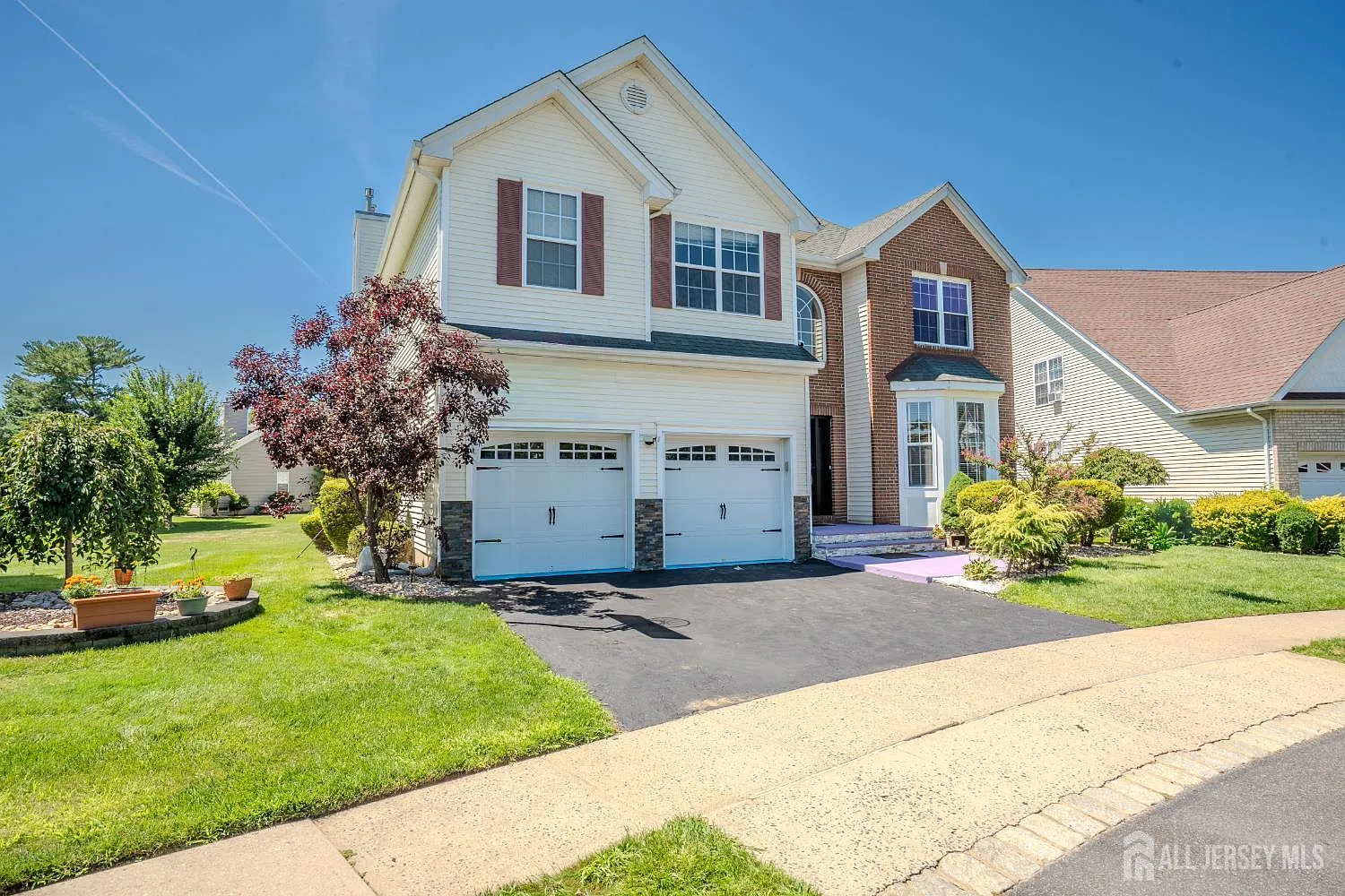 4 bed, 2.5 bath, 3028 sqft, $4,250 — Photo 3