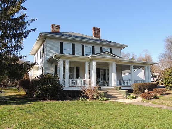3rd image of 325 W Main St