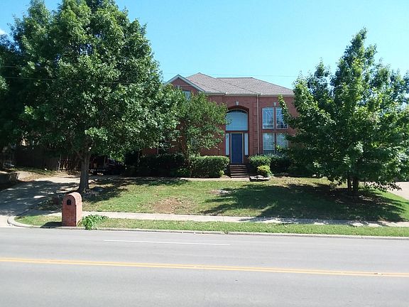 2nd image of 2516 Country Club Dr W